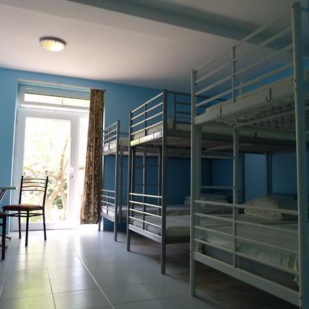 Why Me Eco-Friendly Hostel Tbilisi Exteriör bild