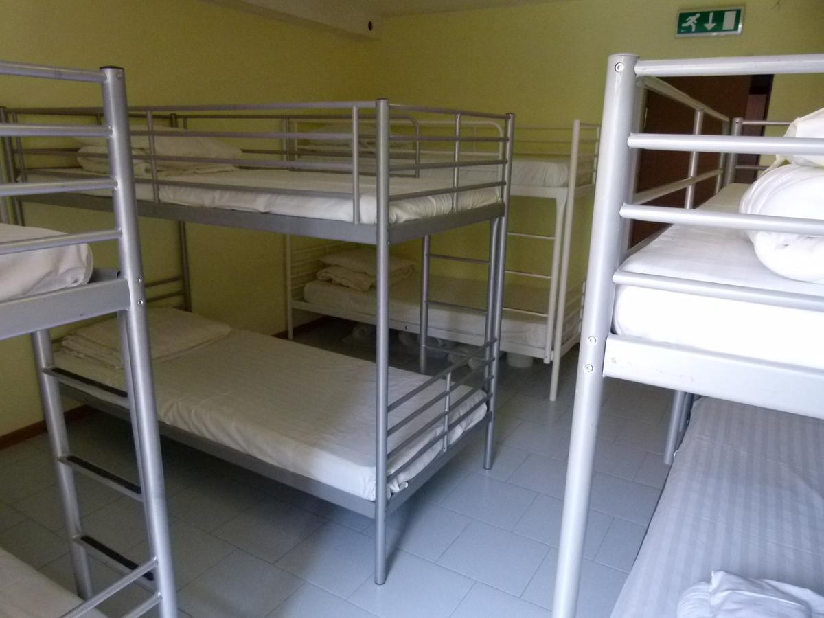 Why Me Eco-Friendly Hostel Tbilisi Exteriör bild