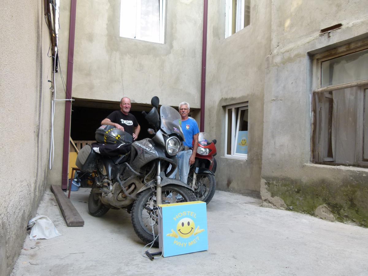 Why Me Eco-Friendly Hostel Tbilisi Exteriör bild